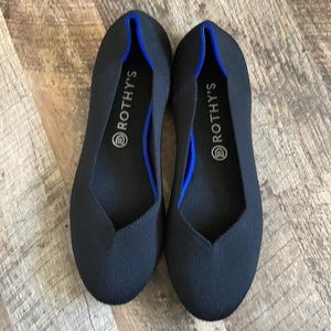 Black Rothy’s size 12